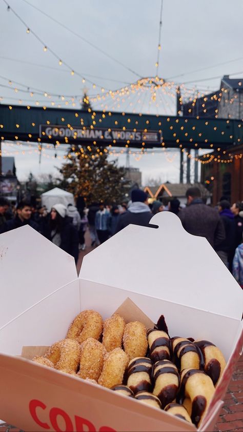 cinnamon and chocolate mini donuts from cops at the distillery district christmas/winter market, winter vibes, aesthetic christmas pictures, lit up christmas tree, pretty hanging lights Toronto Distillery District Christmas, Lit Up Christmas Tree, Aesthetic Christmas Pictures, Christmas In Toronto, Winter Vibes Aesthetic, Distillery District Toronto, Toronto Winter, Toronto Trip, Student Exchange