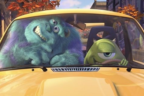 The short film Mike's New Car , was originally supposed to be a scene in the film. Disney Amor, Disney Duos, Monsters Inc University, Pixar Shorts, Mike And Sully, Nine Movie, Tom Y Jerry, Disney Monsters, Monster University