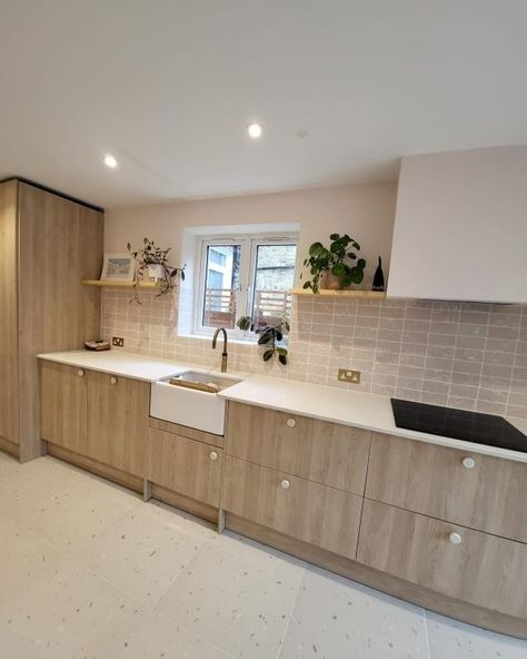 Greenwich Natural Oak Kitchen | Howdens Natural Oak Kitchen, Kitchen Howdens, Howdens Kitchen, Victoria Terrace, Howdens Kitchens, Kitchen Slab, Kitchen Colours, Organic Kitchen, Oak Kitchen