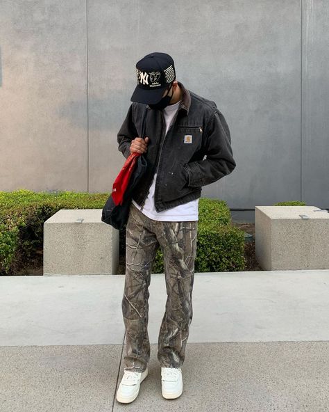 Carlos on Instagram: “Little face on the last slide 👀” Dickies Jacket Outfits Men, Carhartt Jacket Outfit Men, Camo Pants Outfit Men, Tunnel Fits, Man Ootd, Americana Fashion Men, Men Graduation Outfit, Carhartt Jacket Outfit, Camo Jacket Outfit