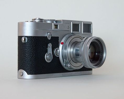 Read this post before buying a Leica M or a rangefinder camera - DIY Photography Double Image, Reflex Camera, Light Meter, Leica M, Old Design, Rangefinder Camera, Prime Lens, Types Of Cameras, Diy Photography