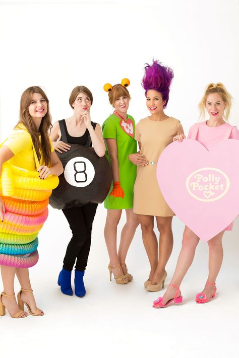 Are you more of a Polly Pocket locket or a Troll doll? Have everyone in your crew dress up as one of your favorite 90s toys. Click through to get the tutorial and for more 90s Halloween costume ideas! #90shalloweencostumes #diyhalloweencostumes #easyhalloweencostumes #pollypockethalloweencostume 90s Dress Up Costumes, 90s Dress Up, 90s Fancy Dress, Diy Fantasia, 90s Halloween Costumes, Black Halloween Costumes, Halloween Parejas, Troll Costume, Hallowen Ideas