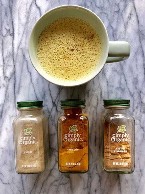 Tumeric Coffee, Turmeric Latte Recipe, 5 Minute Recipe, Coffee Diet, Ginger Drink, Turmeric Recipes, Turmeric Latte, Milk Recipes, No Sugar