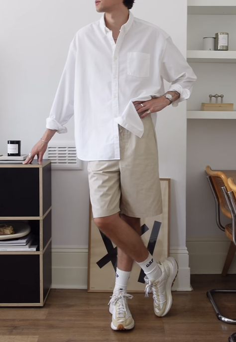 Taiwan Outfit, Foto Ootd, Style Foto, Masculine Outfits, Classy Outfits Men, Outfits Hombre, White Shirt Men, White Socks, Man Fashion