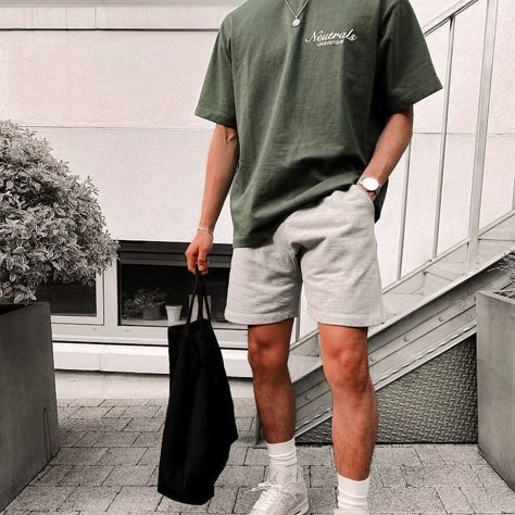 Mens Gray Shorts Outfit, Sweatshorts Outfit Mens, Mens Sweat Shorts Outfit, New Balance 480 Outfit Man, Grey Sweatshorts Outfit, Sweat Shorts Outfit Men, Sweatshorts Shorts Outfit, Grey Shorts Outfit Men, Sweatshorts Outfits