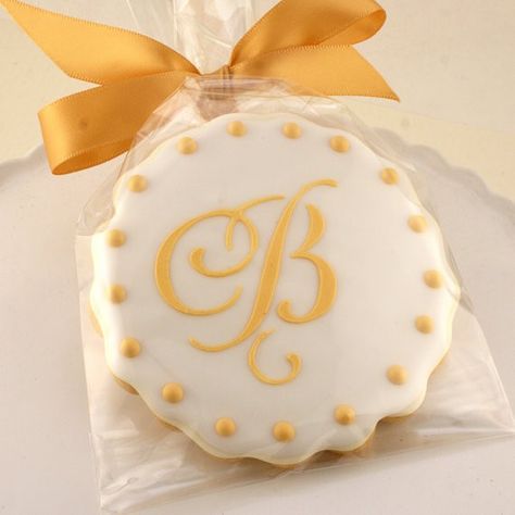 monogrammed wedding cookie favor by tscookies Monogrammed Wedding Cookies, Cookies For Wedding, Letter Cookies, Cookie Party Favors, Anniversary Cookies, Monogram Cookies, Shipping Cookies, Cookie Wedding Favors, Wedding Cookie