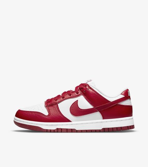 Nike Dunk Low University Red, Packing Shoes, Nike Dunk Low Sp, Sb Dunks, Retro Gym, Streetwear Shoes, Baskets Nike, Retro Shoes, Casual Sport Shoes