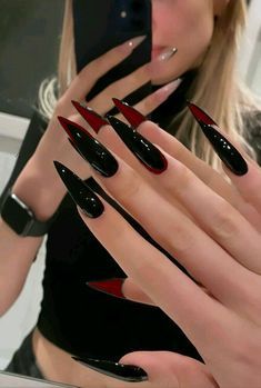 Black Gems On Nails, Louboutin Nails Stilleto, Goth Style Nails, Sharp Nails Ideas, Nails For Friends, Goth Nails Ideas, Long Black Nail Ideas, Cute Goth Nails, Goth Stiletto Nails