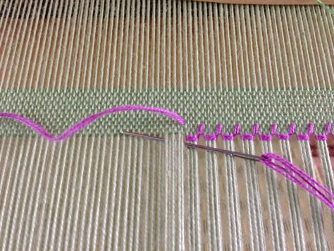 Rigid Heddle Weaving Patterns, Loom Projects, Saori Weaving, Weaving Inspiration, Weaving Loom Projects, Rigid Heddle Weaving, Swedish Weaving, Weaving Tutorial, Heddle Loom