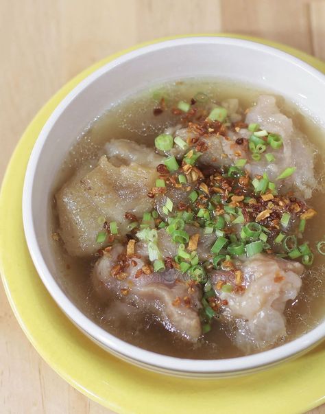 Sticky, gelatinous and melt-in-the mouth tender, this beef tendon soup was in the slow cooker for eight hours. The wait was well worth it. The soup was so good it needed minimal garnish for proper appreciation. Recipe at casaveneracion.com Beef Feet Recipes, Tripe Recipes, Offal Recipes, Pinoy Recipe, Soup Beef, Yum Cha, Cantonese Food, Beef Noodles, Pinoy Recipes