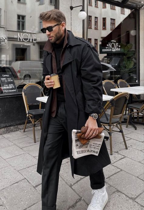 Men’s Outfits For Paris, Men’s Old Money Style Winter, Mens Winter Europe Fashion, Paris Outfits Men Fall, Old Money Men’s Winter Outfit, Spain Winter Outfits Men, London Mens Fashion Winter, Winter Looks Men, Men In Paris Fashion