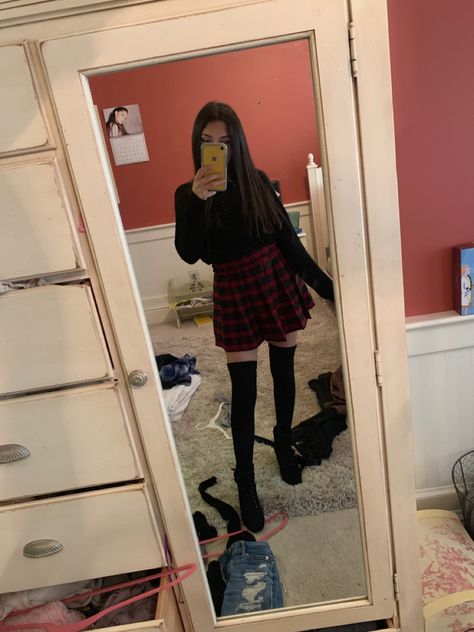 Long Socks Outfits, Casual Red Knee-high Socks For Fall, Skirt Knee High Socks, Red Plaid Skirt Outfit, Plaid Skirt Knee High Socks, Knee Socks Outfits, Harajuku Style Knee-high Winter Stockings, Harajuku Style Knee-high Fitted Socks, Plaid Skirt Outfit