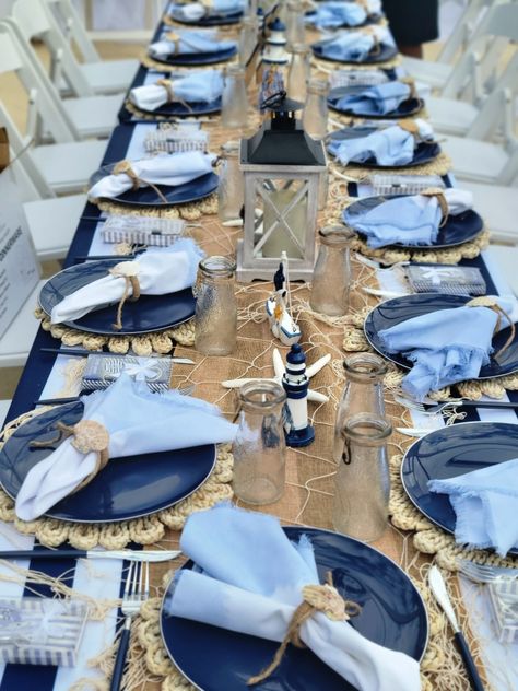 Nautical Theme Table, Nautical Dinner Party, Yacht Table Decor, Summer Dinner Table Decor, Yacht Table Settings, Nautical Picnic, Yacht Decorating Ideas, Nautical Tablescapes, Beach Tablescapes