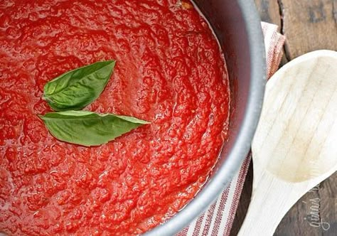 Quick Marinara Sauce - Skinnytaste Quick Marinara Sauce, Stovetop Recipes, Current Recipes, Salsa Tomatillo, Easy Marinara Sauce, Zucchini Sticks, Ww Meals, Marinara Sauce Recipe, Marinara Sauce Homemade