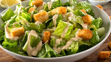 Vegan friendly caesar dressing that really make the lemon and garlic shine, for the perfect salad dressing, delicious on kale or Romaine and so much more. Romaine Lettuce Recipe, Caesar Salad Dressing Recipe, Vegan Caesar Dressing, Lettuce Recipes, Vegan Caesar, Caesar Salad Dressing, Caesar Salad Recipe, Caesar Dressing, Cheese Salad