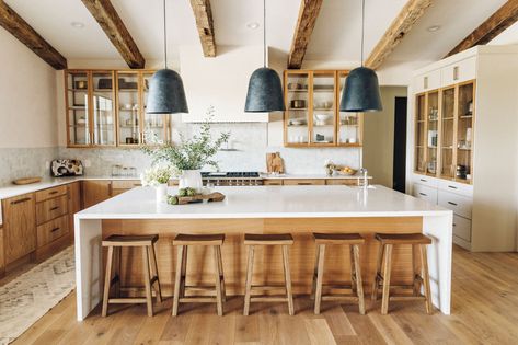 A Design Duo Add Their Natural, Airy Aesthetic to a North Scottsdale Home - Phoenix Home & Garden Hiasan Dalaman Dapur, Dapur Moden, Natural Wood Kitchen, Natural Kitchen, Counter Tops, Wood Kitchen, Wood Cabinets, Cheap Home Decor, Home Decor Kitchen