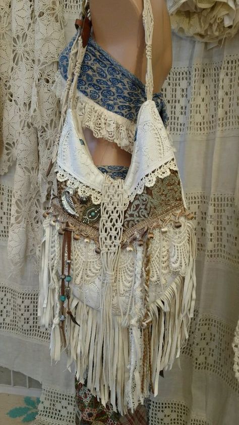 Mode Country, Shabby Chic Bags, Boho Chic Bags, Moda Hippie, Hippie Purse, Lace Bag, Mode Hippie, Estilo Hippie, Crochet Fringe