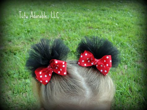 Im so making these Minnie Mouse hair clips for WDW!!!! Chloe Outfit, Diy Headbands, Mouse Crafts, Diy Bows, Ear Hair, Mia 3, Disney Party, Boutique Bows, Minnie Mouse Ears