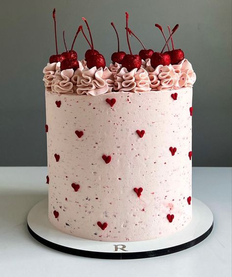 Cake Auction Ideas, Dessert Decorating Ideas, 25th Birthday Cake, Pretty Pastries, Valentines 2024, Baking Therapy, Dessert Design, 25th Bday, Cakes Decorated