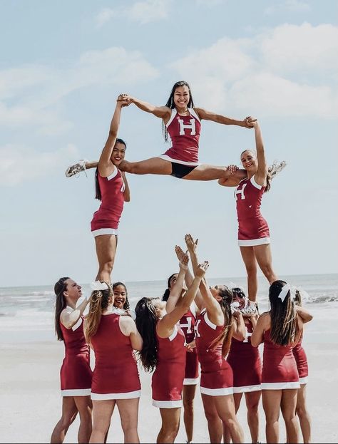 Cheerleader Pyramid, Cheerleading Pyramids, Cheerleading Squad, Notre Dame Football, Ohio State Football, Notre Dame University, Harvard University, Alabama Football, Ohio State University