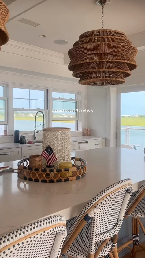 East Coast House Interior, East Coast Style Homes, Hamptons Aesthetic Interior, Rich Beach House Aesthetic, Huge Beach House, Beach House East Coast, Beach House Kitchen, Beach View Apartment Aesthetic, Hawaii Lifestyle Beach Houses