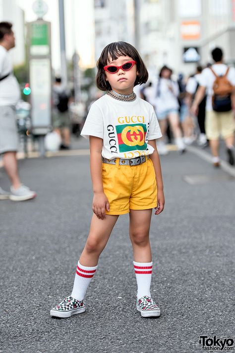 Coco Princess. 6 years old, elementary school student, parents own "Funtique Tokyo" vintage boutique, Japanese fashion icon, & (as of today) has 333k Instagram followers: https://www.instagram.com/coco_pinkprincess/ || VICE mini-documentary about her: https://video.vice.com/en_us/video/how-a-six-year-old-became-one-of-japans-instagram-icons/59236a0fb037e9f91517ae25 | 3 August 2017 | #Fashion #Harajuku (原宿) #Shibuya (渋谷) #Tokyo (東京) Gucci Vans, Hypebeast Fashion, Harajuku Fashion Street, Tokyo Street Fashion, Kids Photoshoot, Poses References, Tokyo Fashion, Japanese Street Fashion, Mori Girl