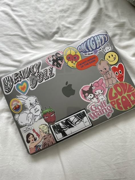 Cute Computer Stickers Ideas, Chromebook Case Ideas, Macbook Covers Aesthetic, Mac Book Astetic, Mac With Stickers, Macbook Decoration Stickers, Macbook Astetic, Laptop Covered In Stickers, Computer Stickers Ideas