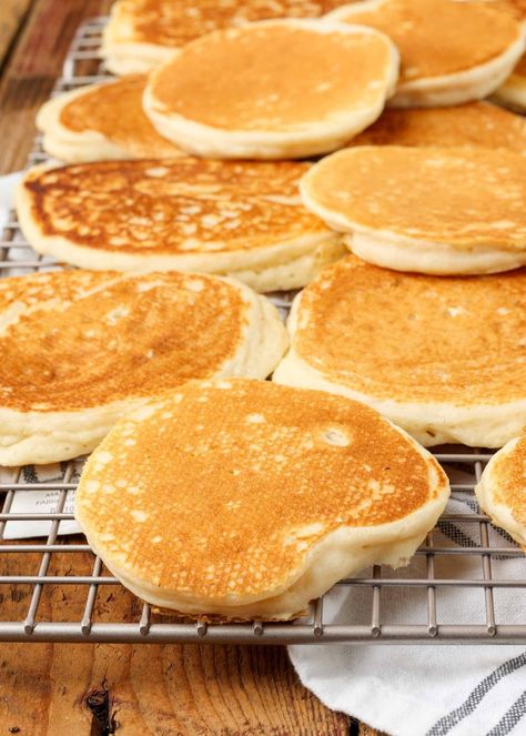 Buttermilk Pancakes made without an eggs Pancakes Without Eggs, Eggless Pancakes, Buttermilk Pancake Recipe, Buttermilk Pancake, Pancake Recipe Buttermilk, Buttermilk Pancakes, Baked Eggs, Pancake Recipe, Buttermilk