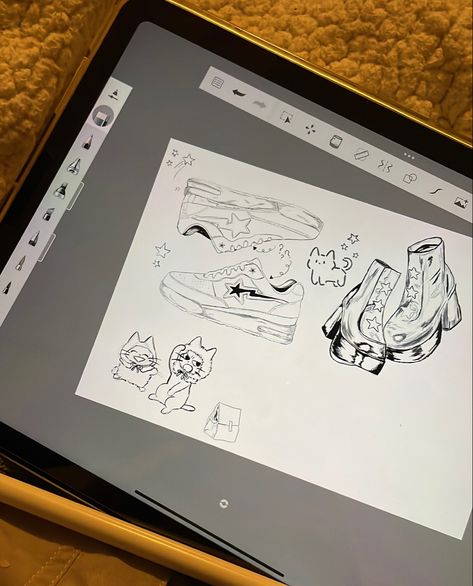 Drawing Pad Aesthetic, Ipad Artist Aesthetic, Ipad For Drawing, Ipad Drawing Aesthetic, Drawing Tablet Aesthetic, Chill Activities, Ipad Drawing Ideas Sketch, Digital Art Tablet, Ipad Digital Art