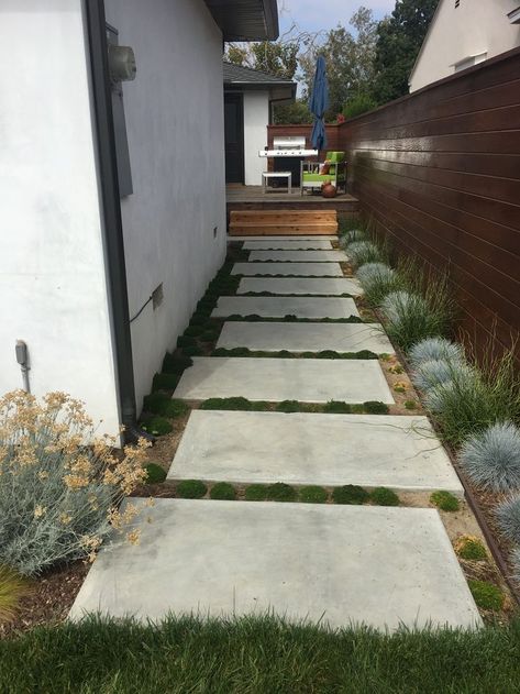 Big Pavers Walkways, Sidewalk To Backyard, Entrance Pathway Ideas, Side House Walkway, Walkway Between House And Garage, Large Pavers Walkway, Side Yard Walkway, Home Small Garden, Backyard Veggie Garden