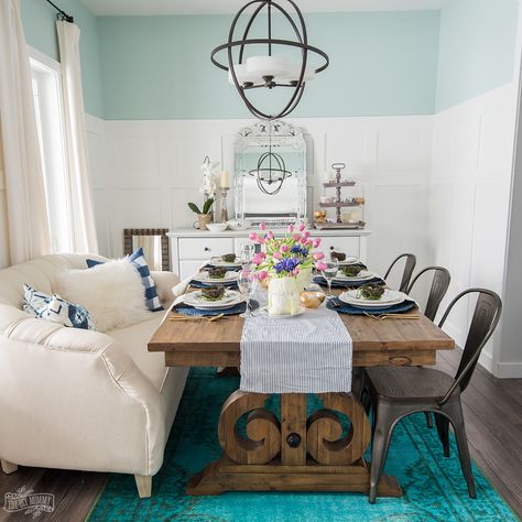 Bright and Colourful Easter table setting idea in blues and pinks House Modern Farmhouse, Colorful Easter Table, Wood Crate Coffee Table, Farm House Decorating, Modern Farmhouse Paint Colors, Whole House Color Scheme, Diy Repurposed Furniture, Blue Gray Bedroom, Easter Table Setting