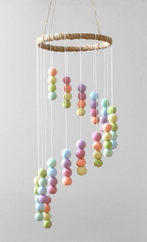 Home Tricks, Pom Pom Mobile, Diy Baby Mobile, Rainbow Room, Mobile Nursery, Pom Pom Crafts, Garland Decor, Felt Ball, Baby Crafts