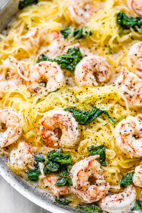 Shrimp Spaghetti Squash, Spaghetti Squash Shrimp Scampi, Spaghetti Squash Shrimp, Healthy Squash Recipes, Spaghetti Squash Recipes Healthy, Spaghetti Squash Recipes Easy, Shrimp Spaghetti, Lemon Shrimp, Green Meals