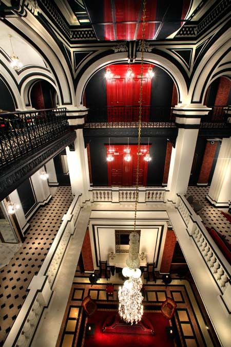 Saint James Paris, Lobby Decor, Classical Interior, Paris Hotel, Hotel Interiors, Chinese Architecture, Saint James, Grand Staircase, Paris Hotels