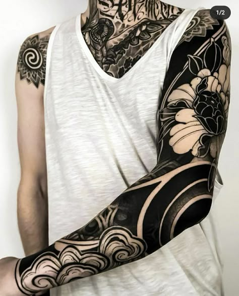 Black Sleeve Tattoo, Mangas Tattoo, Solid Black Tattoo, Geometric Sleeve Tattoo, Blackout Tattoo, Muster Tattoos, Geometric Sleeve, Ornamental Tattoo, Japanese Sleeve Tattoos