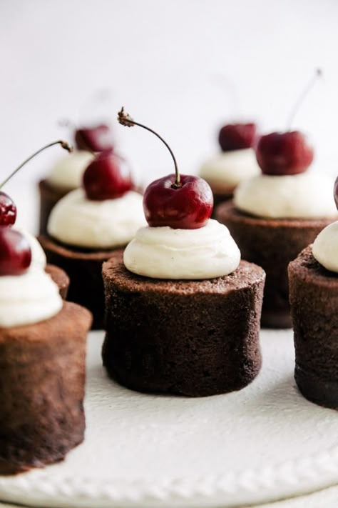 Cherry Chocolate Mini Cakes Mini Cupcakes Chocolate, Sweet Canapes Mini Desserts, Christmas Desserts Mini, Easy Mini Desserts For Parties, Mini Cupcakes Ideas, Nadiya Bakes, Chocolate Mini Cake, Chocolate Mini Cakes, Silicone Molds Recipes