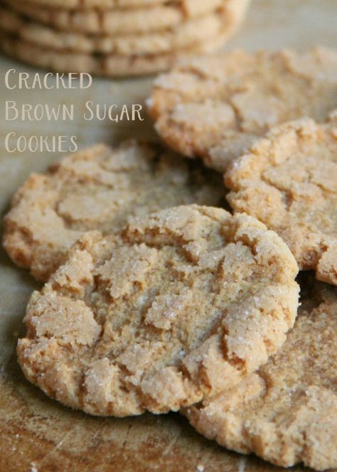 Cracked Brown Sugar Cookies - Super EASY Recipe SO Good - #foodiechicksrule #brownsugarcookies Soft Brown Sugar Cookies 12 Tomatoes, Cookies Best, Baking Treats, Brown Sugar Cookies, Best Sugar Cookies, Drop Cookies, Baking Blog, Fun Easy Recipes, Super Easy Recipes