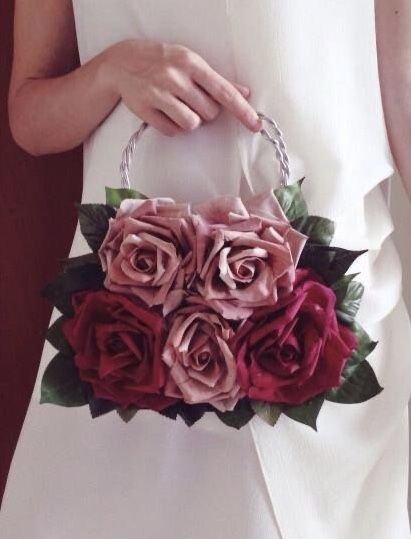 Diy Bags No Sew, Rose Purse, Diy Clutch, Rose Bag, Flower Handbag, Clutch Bag Wedding, Flower Purses, Diy Bag Designs, Embellished Bags