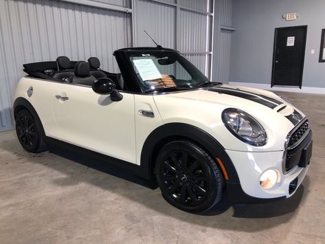 Convertible Mini Copper, Paceman Mini Cooper, Mini Cooper Convertible 2023, Mini Cooper Convertible Interior, Mini Cooper 2 Door, Mobil Mini Cooper, Mini Cooper Car Accessories, Mini Cooper Convertible Aesthetic, Mini Copper Aesthetics