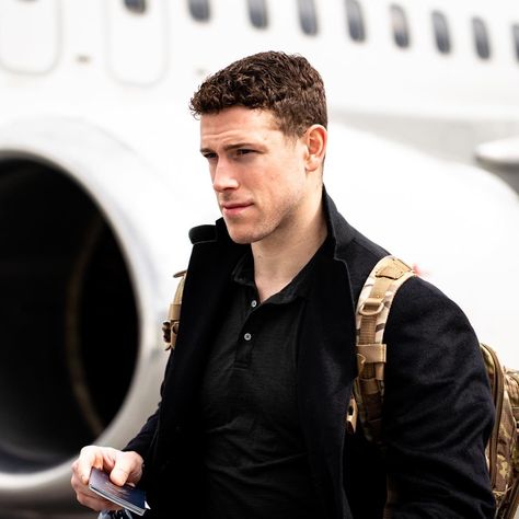 Charlie Conway Aesthetic, Charlie Mckasey, Charlie Curnow Wallpaper, Charlie Coyle, Brunette Men, Charlie Coyle Bruins, Jeff Skinner, Boston Bruins Hockey, Bruins Hockey