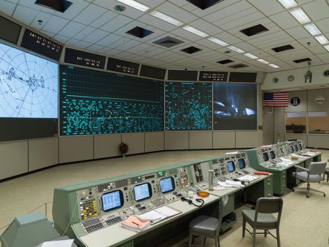 NASA has restored the Johnson Space Control Centre in Houston to how it looked for 1969 Apollo 11 Mission for the 50th anniversary of the Moon landing, from equipment to décor. Space Station Interior, F1 Miami, Apollo Nasa, Nasa Houston, Germany Aesthetic, Nasa Spacex, Melbourne Cafe, Johnson Space Center, Apollo 11 Mission