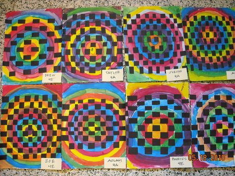 Paper Weaving variation (with painted circles).  Give them a choice of shapes: star, square, lightening bolt, cloud... 3rd Grade Art Lesson, 2nd Grade Art, Secondary Colors, 4th Grade Art, 3rd Grade Art, Classroom Art Projects, Paper Weaving, Art Curriculum, Elementary Art Projects