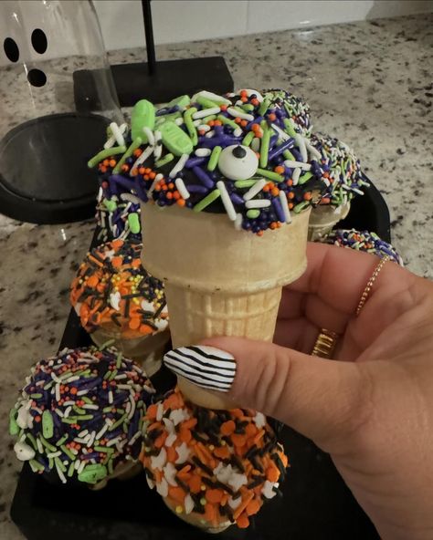 My favorite spooky treats bring back memories of my mom making ice cream cone cupcakes for class celebration. @funfetti is always the go to for decades! For all the fall treats and Halloween sweets, check out… @bitzofmissbrittz @rapid_sequence @hobby.martine @creativelittlememories @cohens_play_cottage @deckeratedot @honeyhive_earlyyears @cmaquinn @parentingearlychildhood @gunnerandharper @steambasedplay @megjohnsonfamily @dana.tenbrinke @mama_2_crew @haleyholub @constructi... Halloween Ice Cream Cone Cupcakes, Play Cottage, Cone Cupcakes, Halloween Ice Cream, Making Ice Cream, Ice Cream Cone Cupcakes, Halloween Sweets, Fun Baking, Spooky Treats