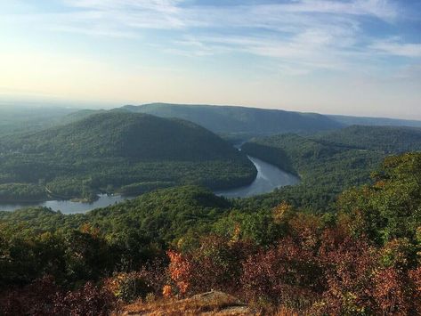 Exploring the Historic Hudson Valley in Dutchess County, NY — travelingmitch Walkway Over The Hudson, Long Weekend Trips, Hudson Valley Ny, Train Tour, Orcas Island, National Parks Map, Hiking Spots, Bear Mountain, Day Hike