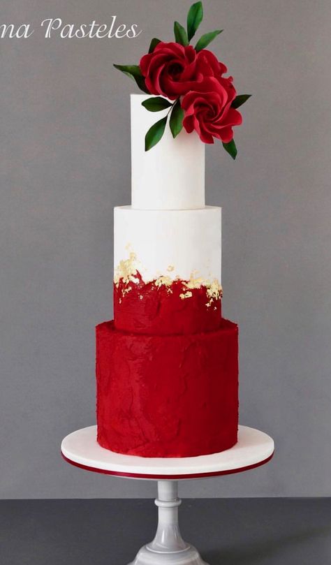 Wedding cake with red highlights Red White Wedding Cake, Red White Wedding, Red And White Wedding, Cake With Flowers, Red Cake, Tiered Cake, Amazing Wedding Cakes, Gorgeous Wedding Cake