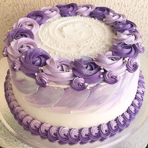 Watercolour Cakes, Birthday Blast, Purple Cakes Birthday, Purple Cake, Cakes Flowers, Purple Cakes, Simple Cake Designs, Cake Decorating Piping, Buttercream Cakes