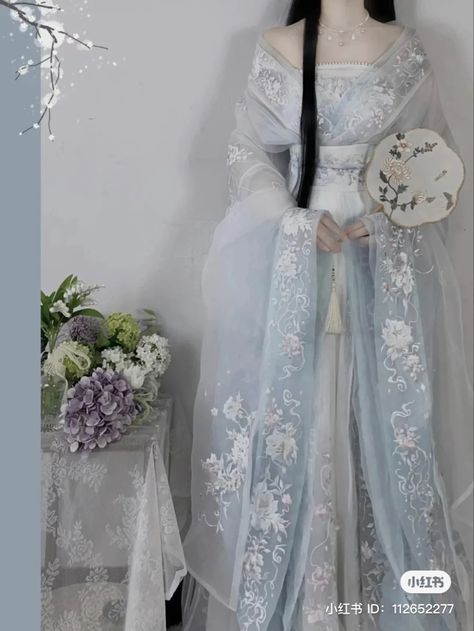 White And Blue Fantasy Outfit, Aesthetic Kimono Outfit, Traditional Dresses Japanese, Japanese Wedding Dress Anime, Japanese Style Wedding Dress, Wedding Dresses Japanese, Light Blue Hanfu, Chinese Dress Anime, Japanese Wedding Dress Traditional