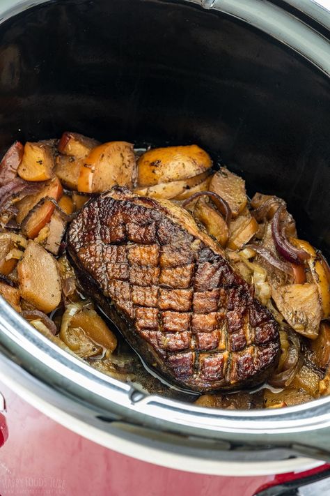 Duck In Crockpot, Duck Slow Cooker Recipes, Slow Cooked Duck, Crock Pot Duck Recipes, Duck Crockpot Recipes, Goose Breast Recipes Crock Pot, Baked Duck Breast Recipes, Crockpot Duck Recipes, Duck Meat Recipes