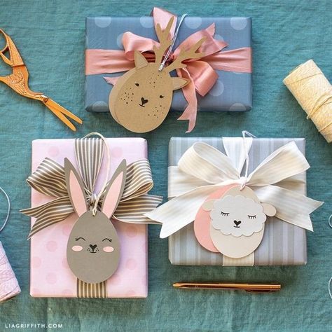 Animal Easter Eggs, Baby Gift Wrapping, Wrapped Gifts, Gift Wrapping Inspiration, Gifts Wrapping Diy, Creative Gift Wrapping, Diy Gift Wrapping, Wrapping Ideas, Paper Crafts For Kids