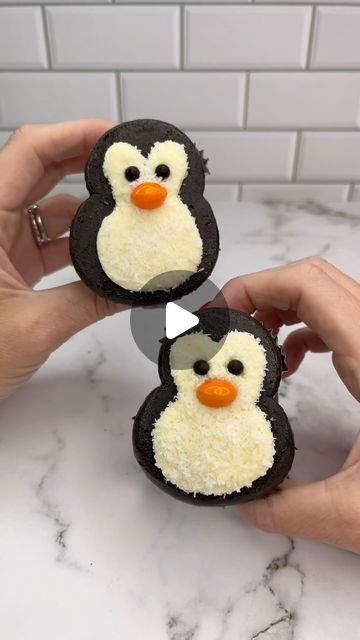 Rachel Lindsay on Instagram Cake Animals, Black Buttercream, Penguin Cupcakes, Winter Cupcakes, Penguin Cookies, Christmas Treats For Gifts, Paw Patrol Birthday Cake, Hello Cupcake, White Buttercream